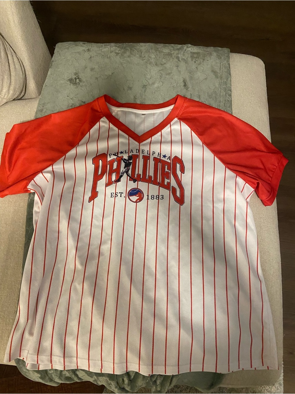 Amazon Phillies Red and White Raglan Baseball Jersey